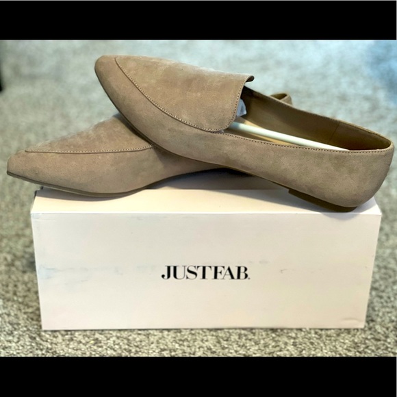 Just Fab Taupe size 8.5 Flats - Picture 1 of 5